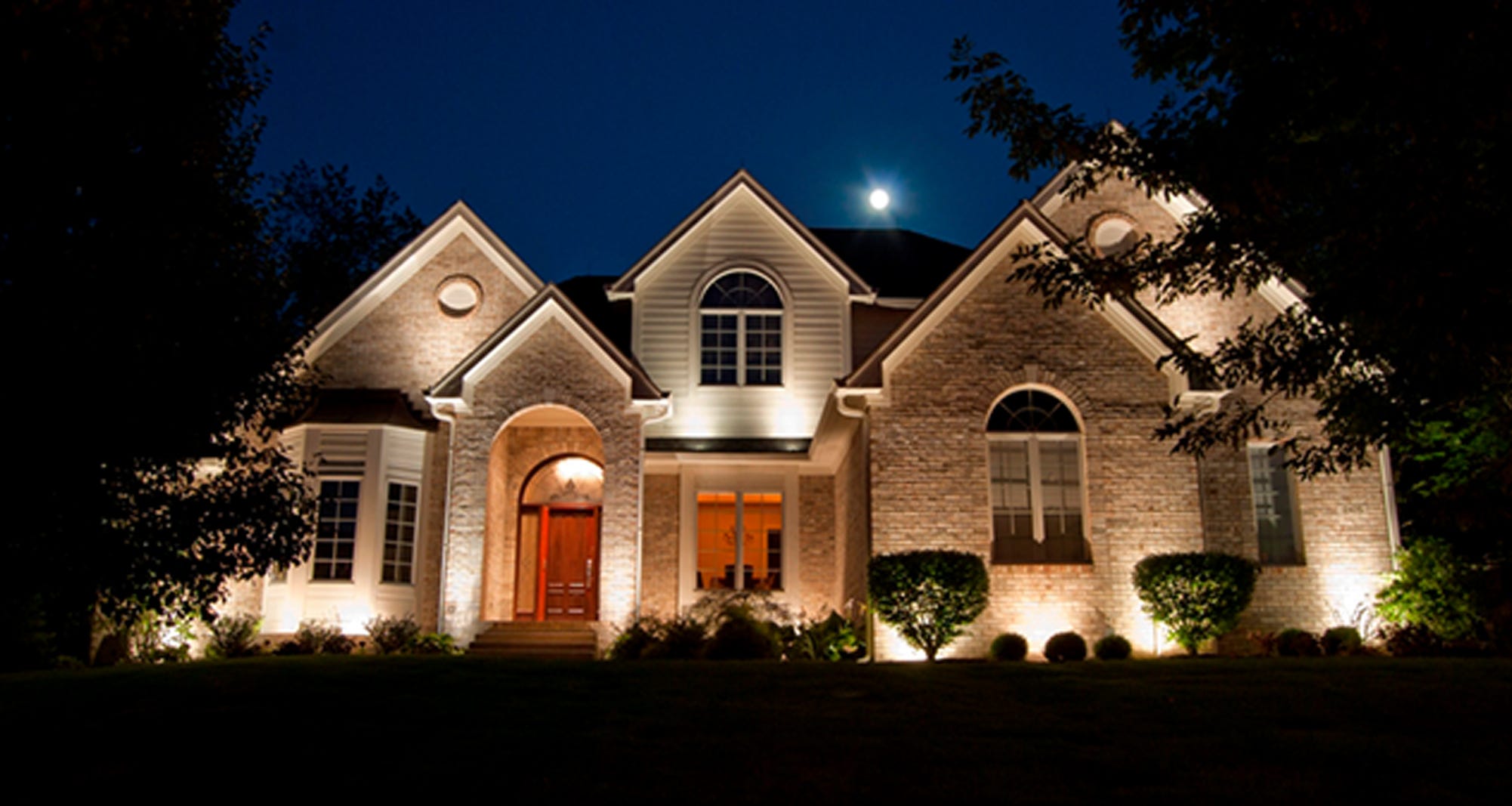 lights, a house with front yard